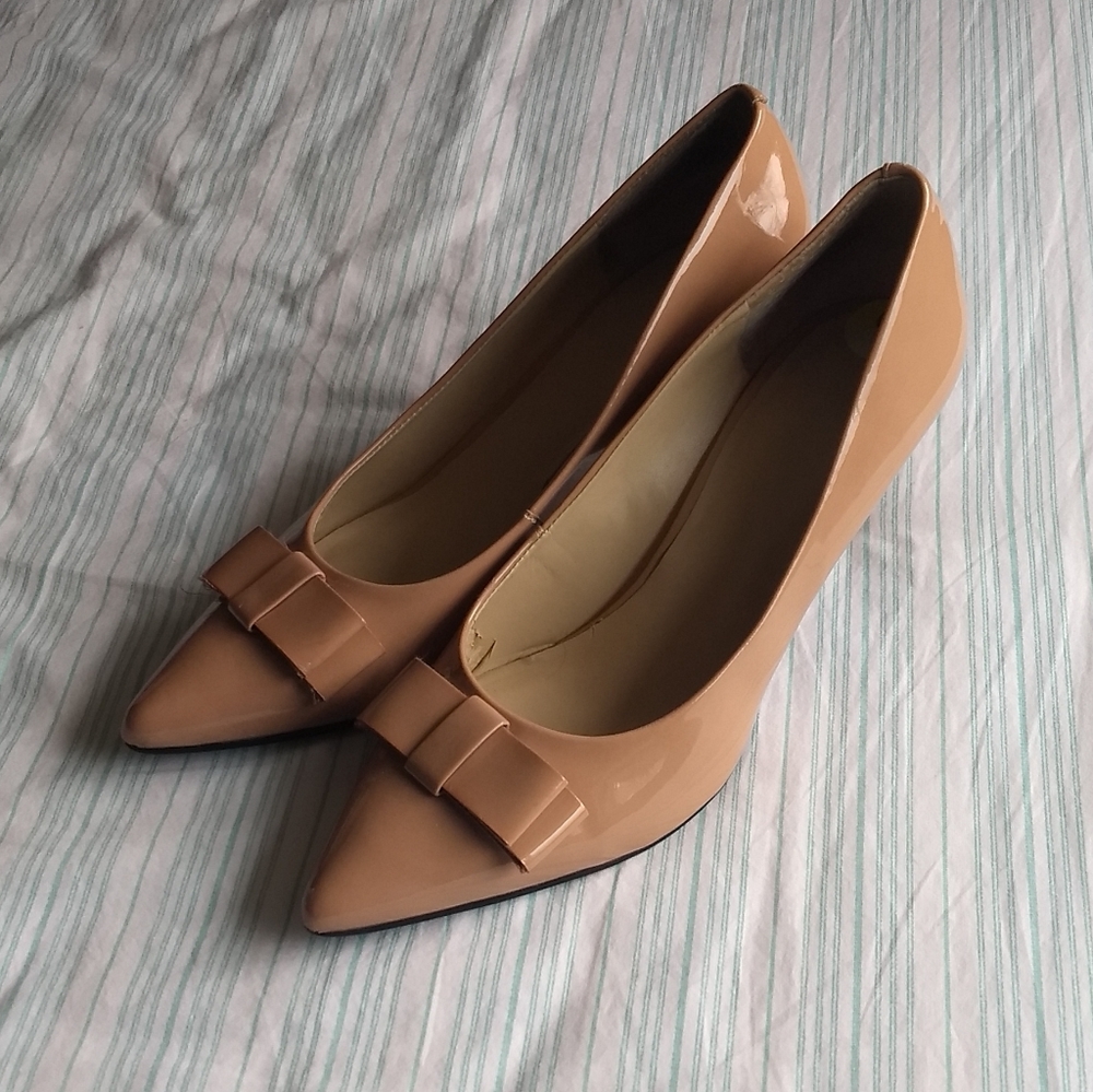 Nine West Bow Nude Patent Pointed Heels 9